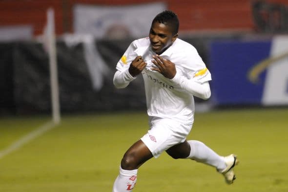 Miller Bolaños es otro de los jugadores del Emelec de los que el técnico Quintero ha echado mano para este encuentro. Hábil y contundente ha sido un jugador definidor en su club en las últimas temporada, ahora espera serlo también en su selección.