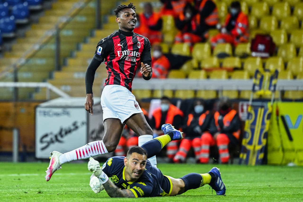 Y ya en el tiempo de compensación, al 90+4', Rafael Leao marcó el tercero del Milan tras un contragolpe.