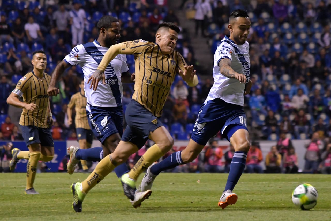 Desde el comienzo del encuentro ambos equipos intentaron asumir la posesión del esférico.