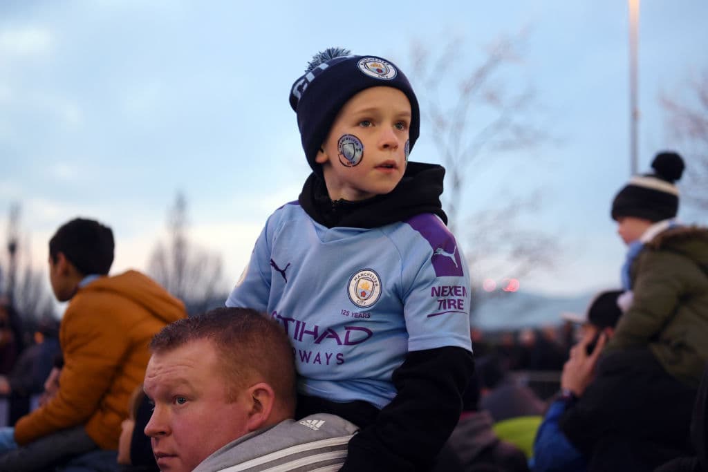 Con doblete de Gabriel Jesús, el City vence 2-1 al Everton, Richarlison descontó para los Toffes. Los Citizens conservan el tercer lugar de la Premier.