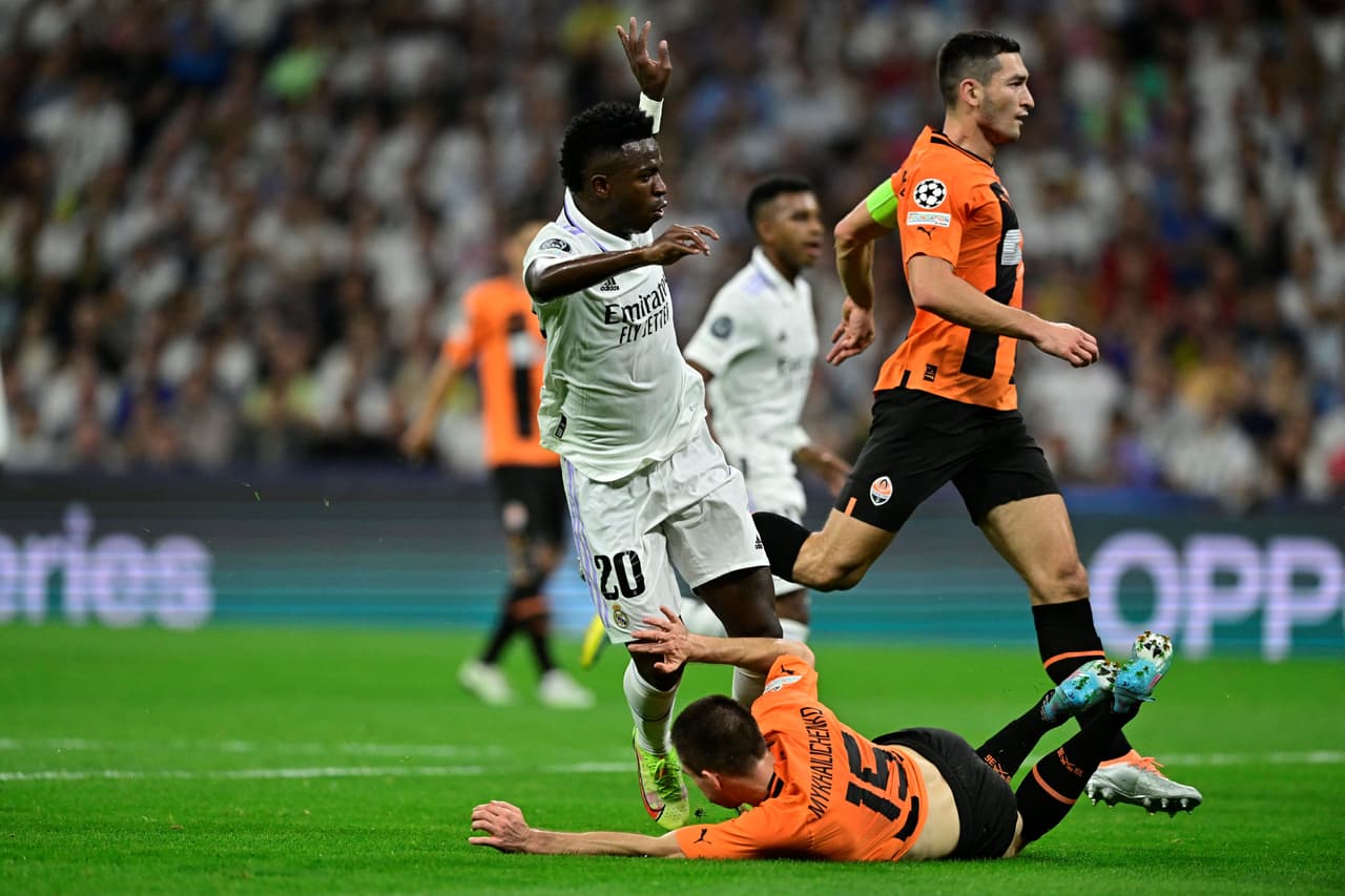 Real Madrid pudo golear al Shakhtar Donetsk y la poca contundencia le hizo sufrir un poco para ganar por la mínima de 2-1 en la UEFA Champions League.