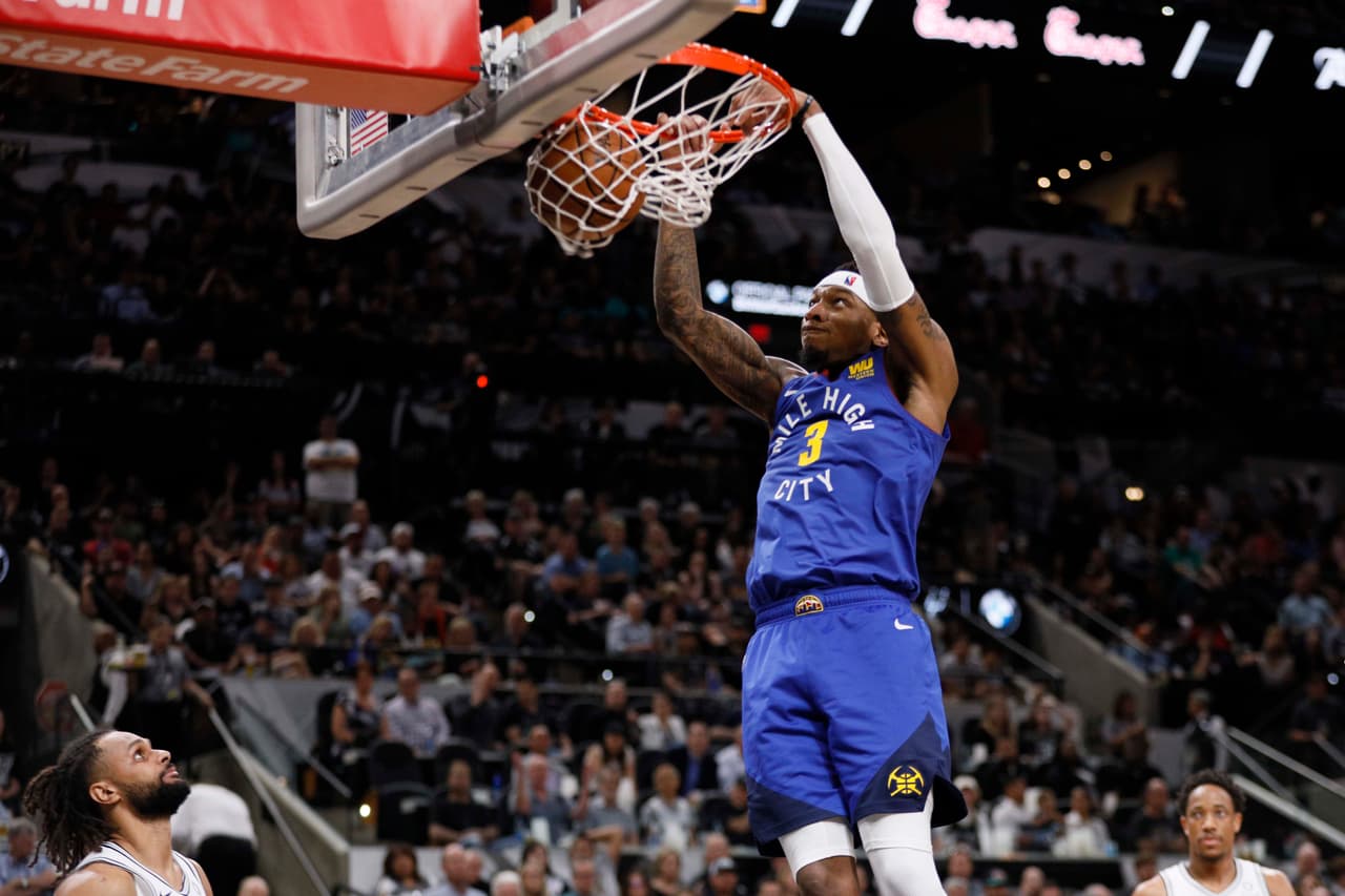 Los San Antonio Spurs forzaron al séptimo y decisivo juego de la serie de primera ronda de Playoffs ante los Denver Nuggets. Les compartimos las mejores imágenes.