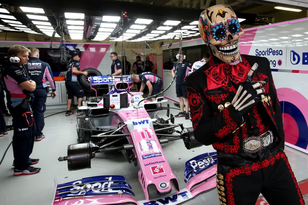 Max Verstappen saldará el domigo en la primera posición y por detrás vendrá Ferrari con Leclerc en la segunda posición y Vettel en la tercera.