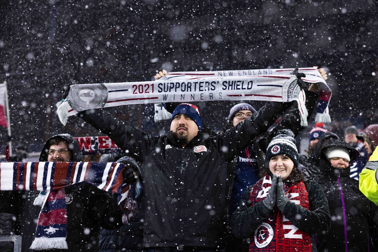La afición del Revolution todavía celebra la obtención del Supporters' Shield de 2021.
<br>