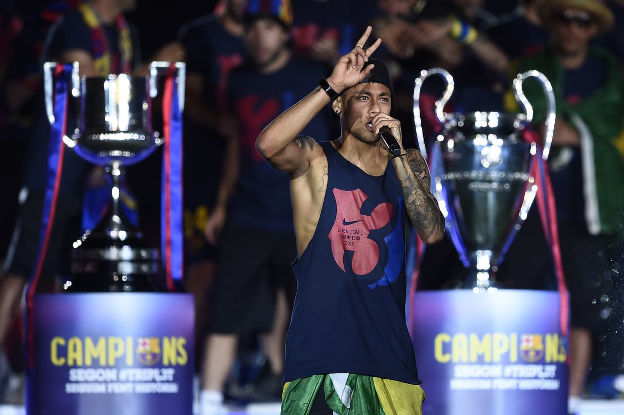 Los jugadores Blaugranas recorrieron las calles de Barcelona y después llegaron al Camp Nou para celebrar su quinta Champions League