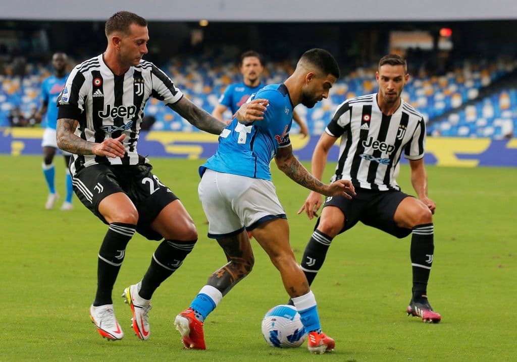La Juve controló el partido hasta que los errores de Scezny y Mise Kean, el partido se volteó y el Napoli venció 2-1.