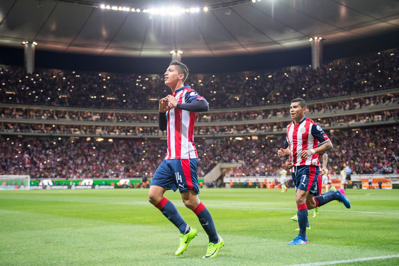 Chivas de Guadalajara vive un momento brillante y llegó a 14 puntos, con lo que se ubica de segundo a dos unidades del líder, Toluca.