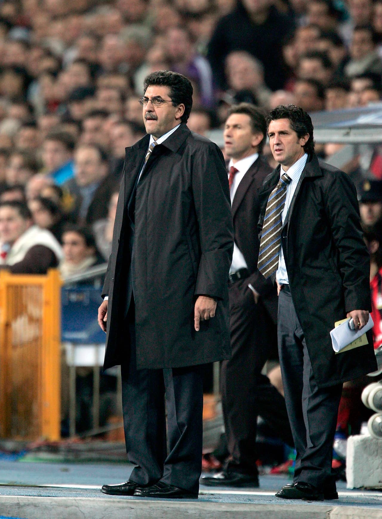 García Remón era interino y se quedó pero apenas estuvo tres meses en el cargo en 2004, en una época en la que Barcelona tomó ventaja. Fue el primer técnico destituido por Florentino Pérez.