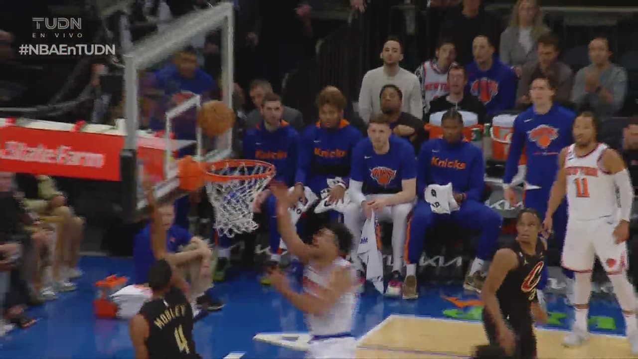 ¡Demuestra clase! Quentin Grimes se apoya en el tablero para encestar