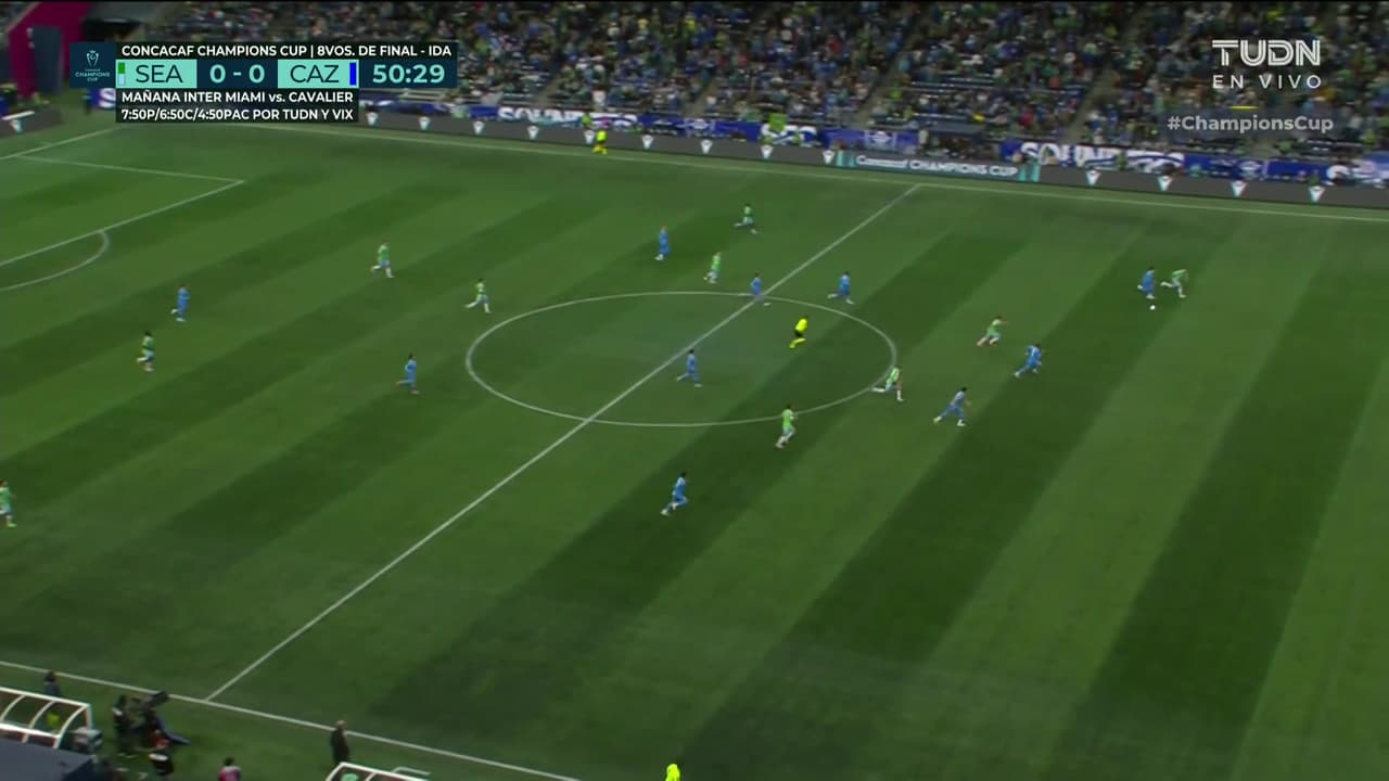 ¡Gol anulado al Sounders! El árbitro auxiliar señala fuera de juego