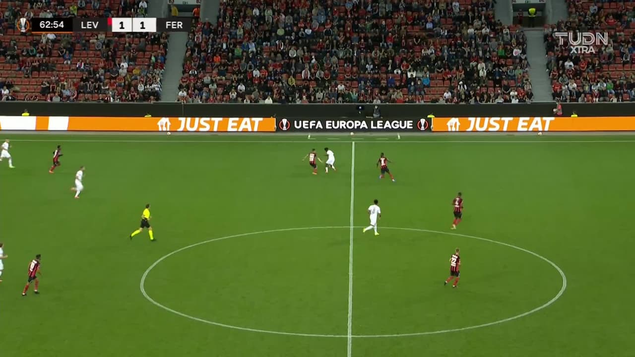 ¡TIRO ATAJADO! disparo por Lucas Alario.