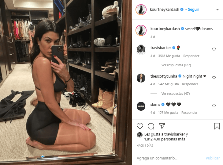 De igual forma, el baterista ha dejado varios ‘emojis’ en las fotos de Kourtney.
