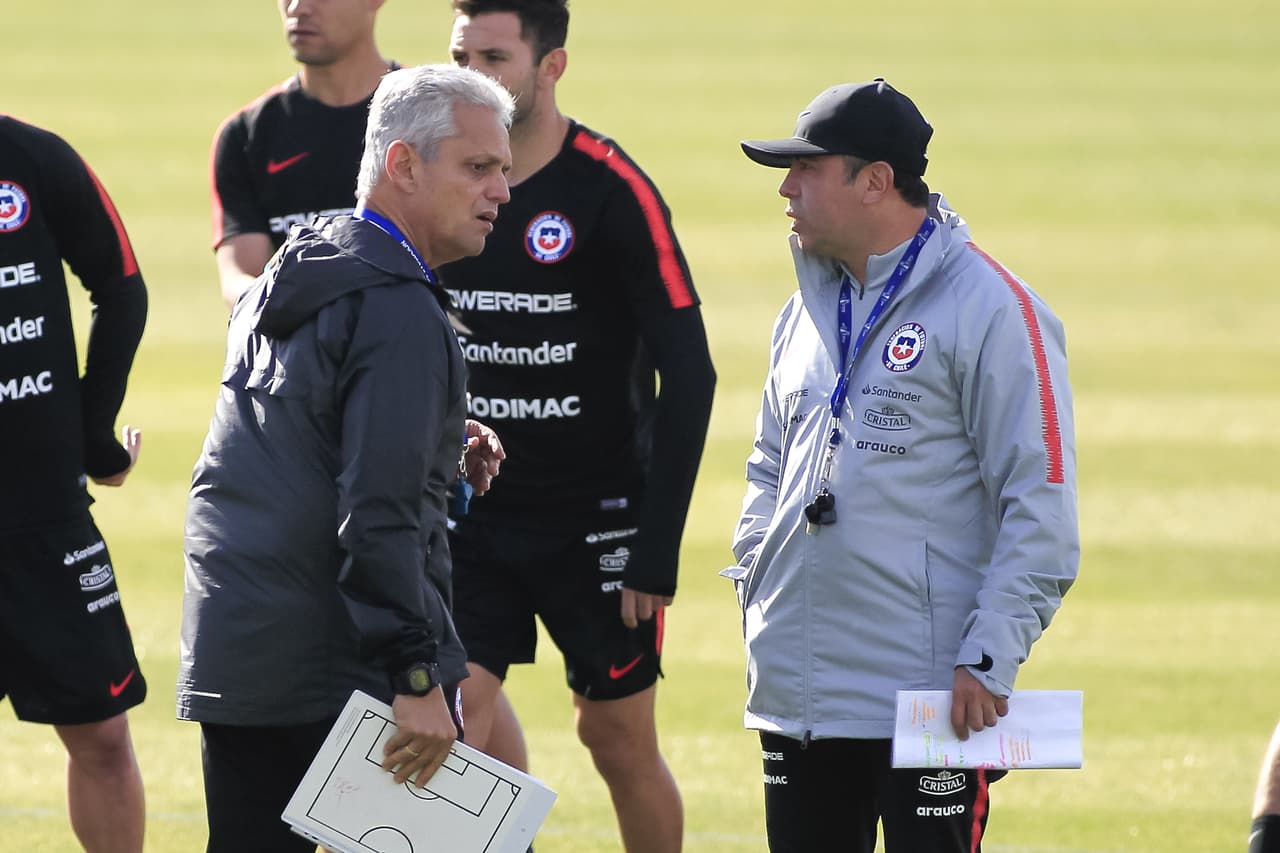 Chile, dirigida por el colombiano Reinaldo Rueda, venció a México en su último amistoso, pero ahora con el argentino Gerardo Martino al mando del Tri ajusta sus piezas para un duelo diferente.