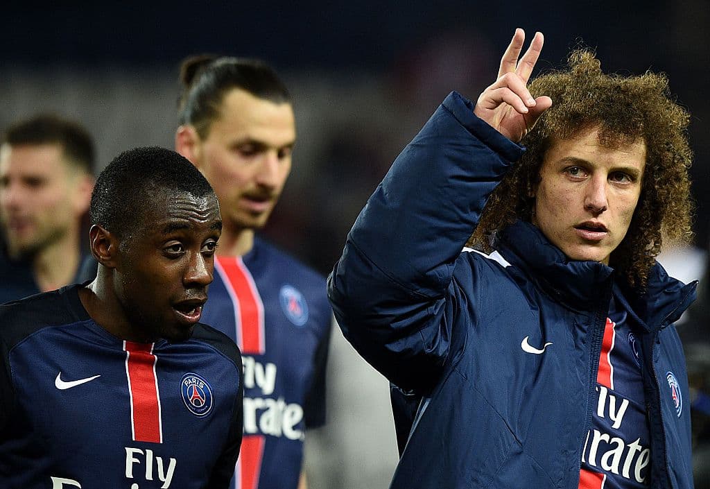 El defensa David Luiz y el centrocampista Blaise Matuidi están suspendidos para este partido por acumulación de tarjetas.
