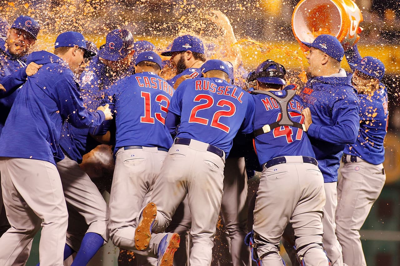 Y los Cachorros avanzaron con paso firme a los playoffs divisionales.