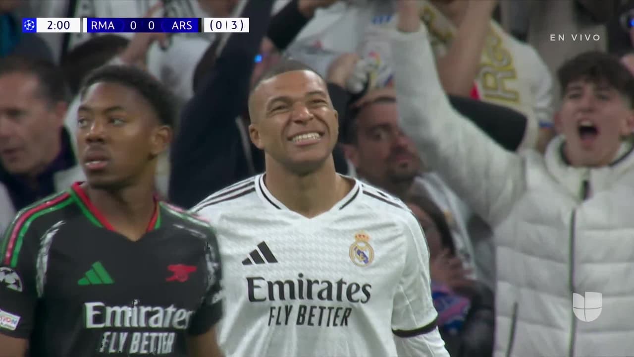 ¡Vinicius asiste para Mbappé y consigue el primero en fuera de lugar!