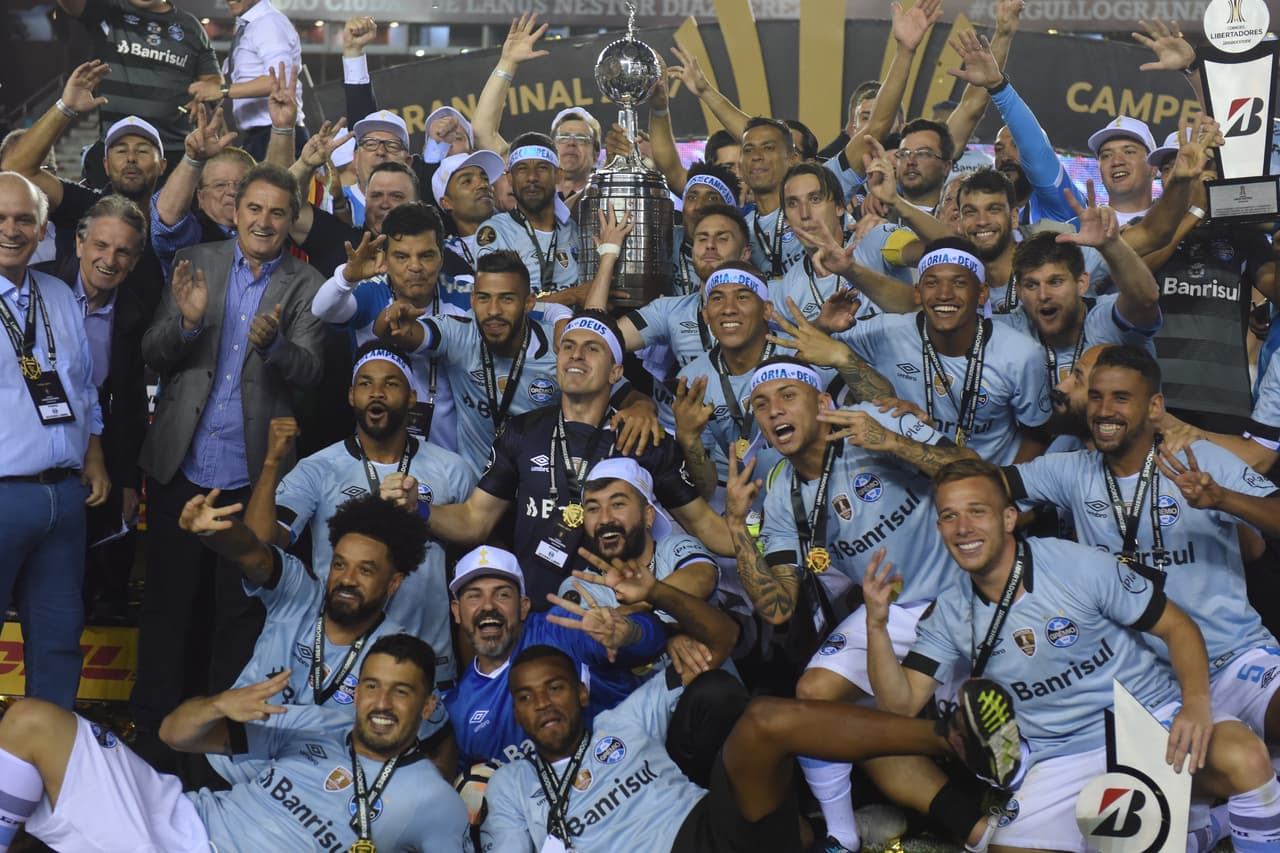 Gremio se coronó campeón de la Copa Libertadores de América 2017 luego de imponerse a Lanús de Argentina en la final, para obtener así el tercer título de su historia en el torneo.