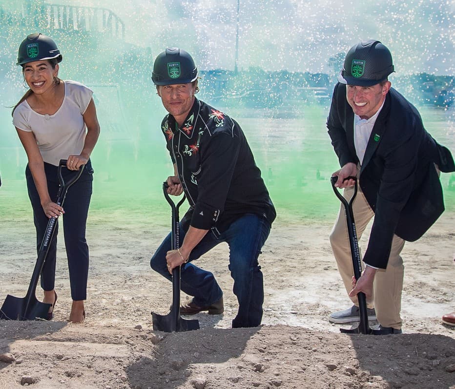 Recientemente, el actor participó de la ceremonia del inicio de construcción del estadio de Austin FC.