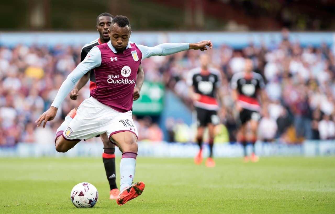 Hermano de André, Jordan Ayew (Aston Villa) es un hombre que se mueve en el ataque por ambas bandas, ha marcado este año cinco goles y ha dado ocho asistencias en liga y copa con los de Londres.