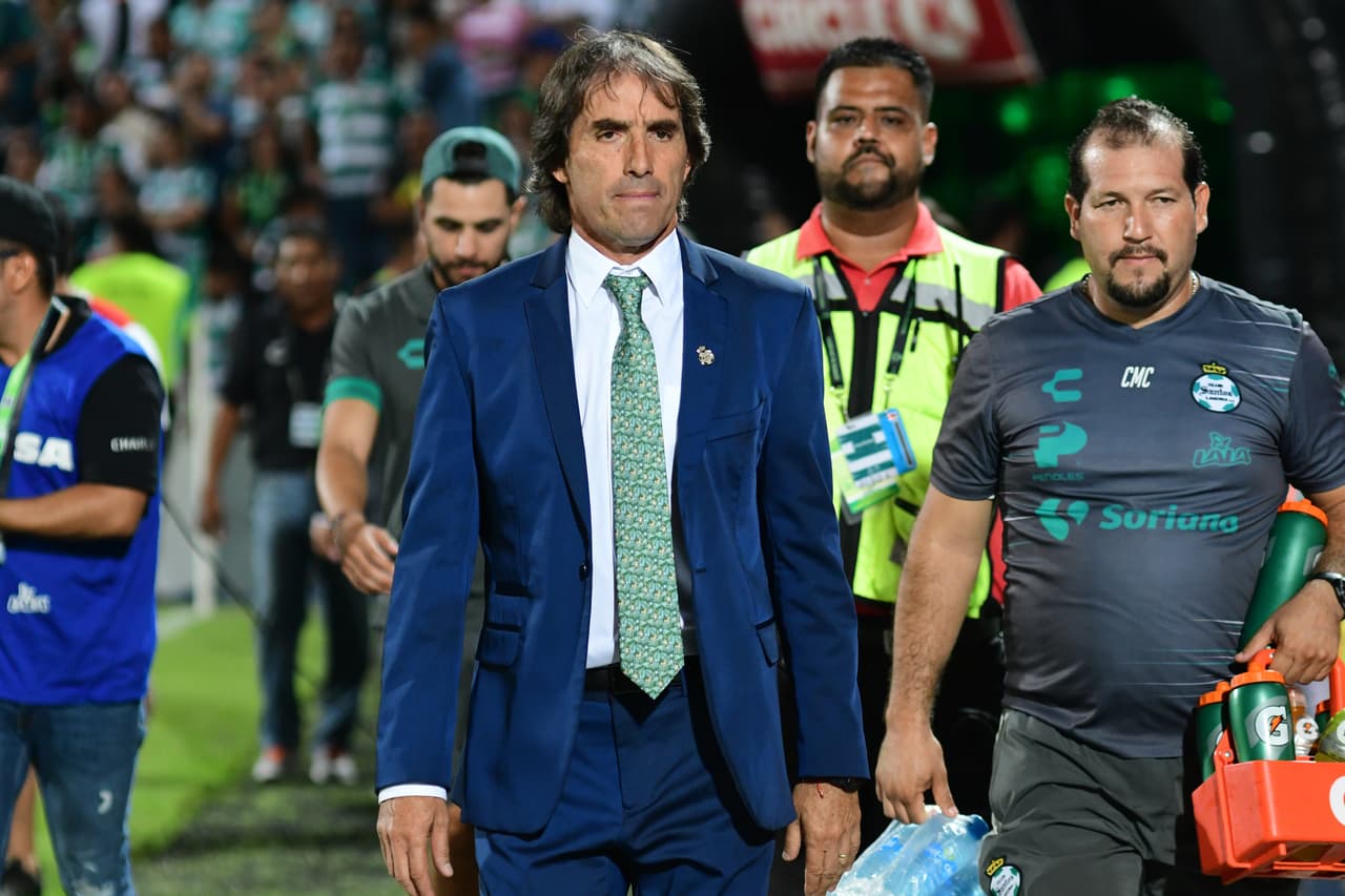 El charrúa Guillermo Almada ha caído con el pie derecho en Liga MX.