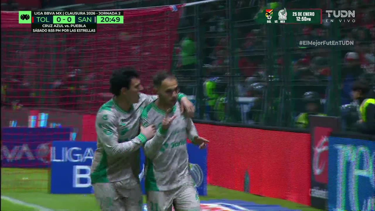 ¡GOL!  anota para Santos Laguna. Fran Villalba
