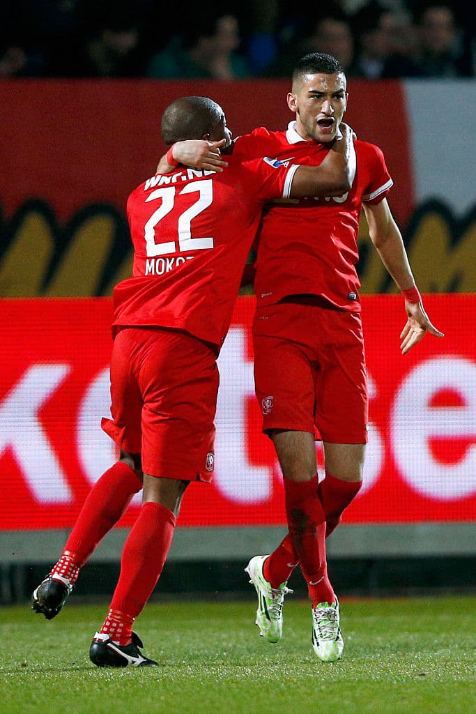 En su trayectoria con selección comenzó a jugar con las inferiores de Holanda, hasta que en 2015 decidió jugar para la selección de Marruecos, país donde nacieron sus padres.
<br>