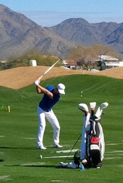 Con unas 75 mil personas y la presencia de muchos jugadores latinoamericanos arrancó el famoso Phoenix Open, batiendo récord de asistencia.