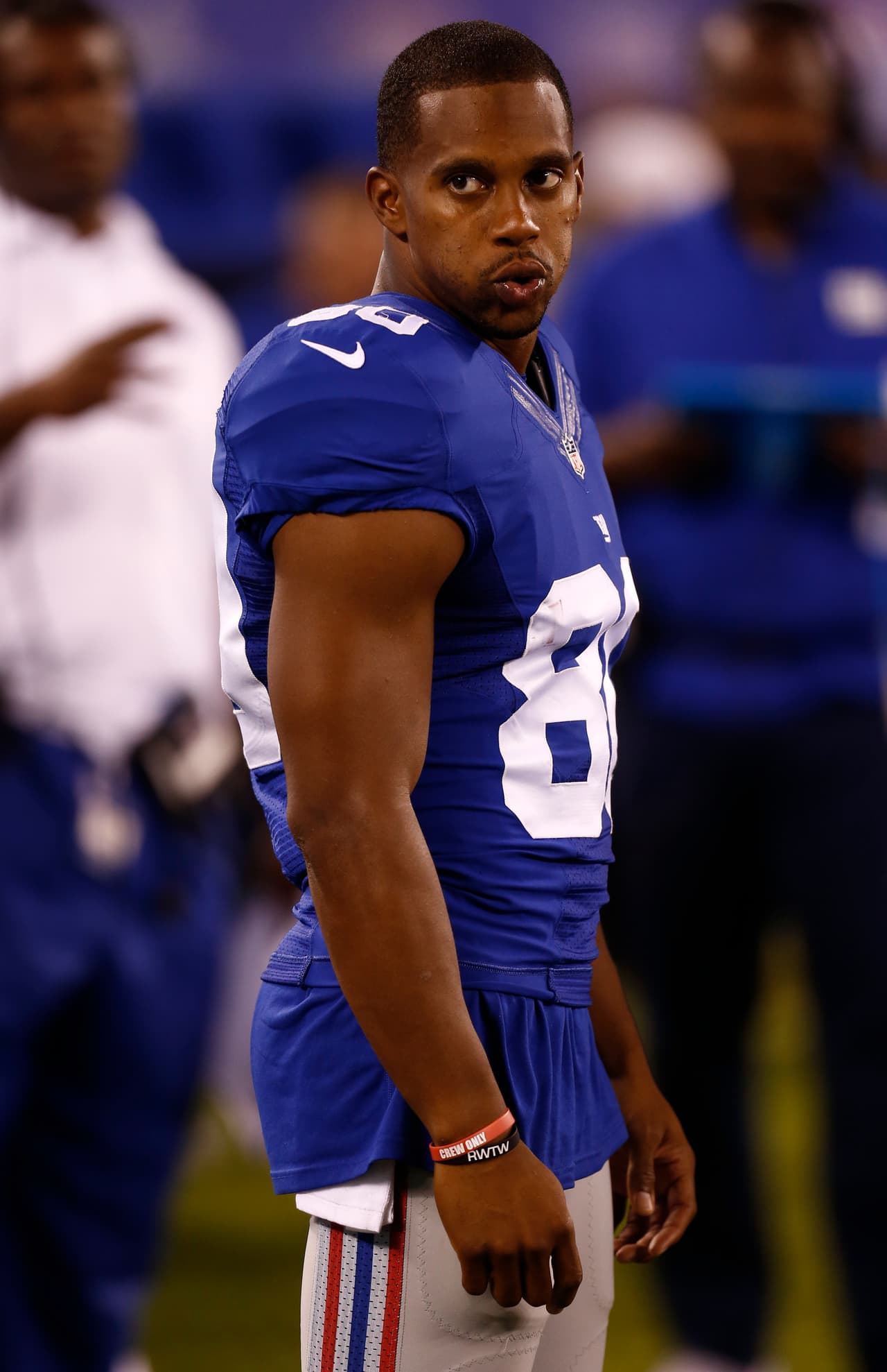 Víctor Cruz, de madre puertorriqueña, es jugador de fútbol americano. Fue campeón del Super Bowl en el 2012 con los New York Giants. Ahora pasó a los Chicago Bears.