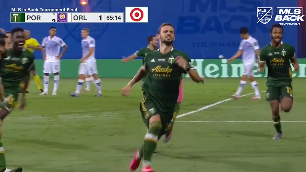Dario Zuparic aprovecha un rebote, marca el 2-1 y Portland acaricia el titulo de MLS is Back