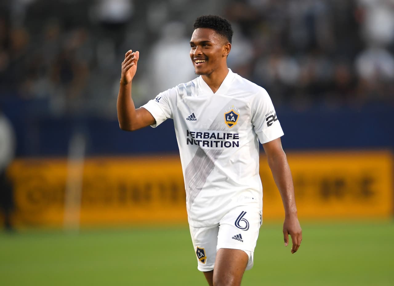 Rayan Raveloson celebró su gol con LA Galaxy ante FC Dallas.
<br>