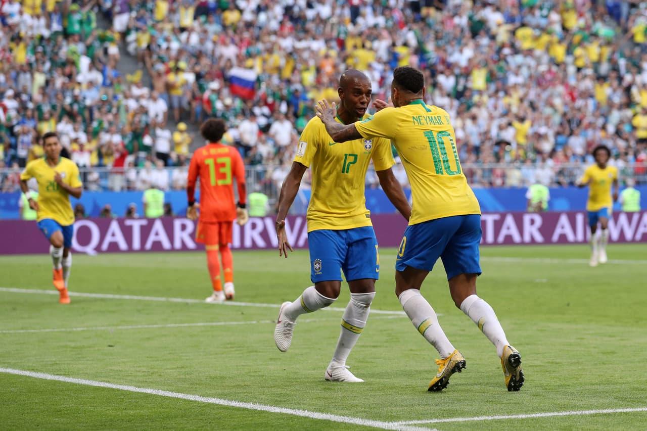 FERNANDINHO:
<br>Ingresó al minuto 80, filtró el pase para Neymar que terminó en el segundo gol de Brasil.