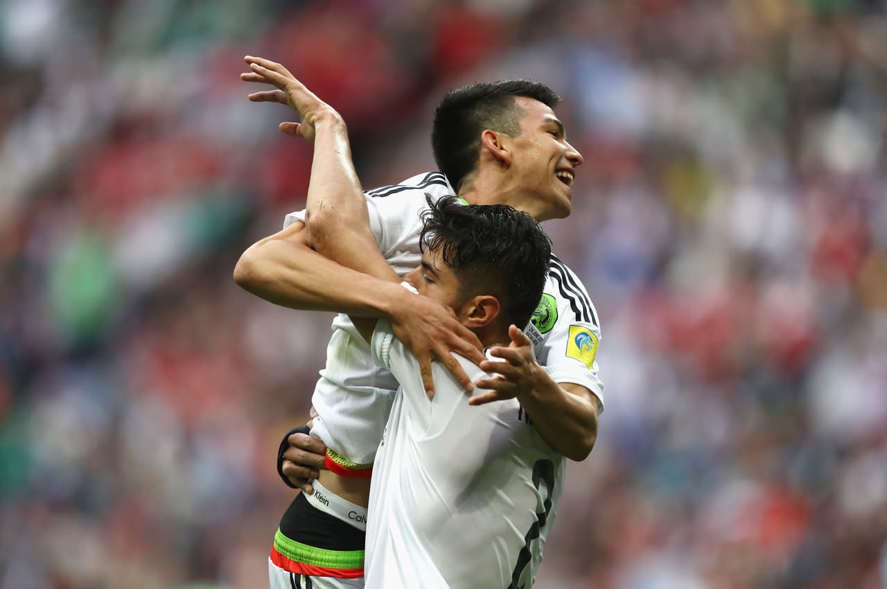 24 de junio: México venció 2-1 a Rusia en el último juego de la fase de grupos de la Copa Confederaciones.