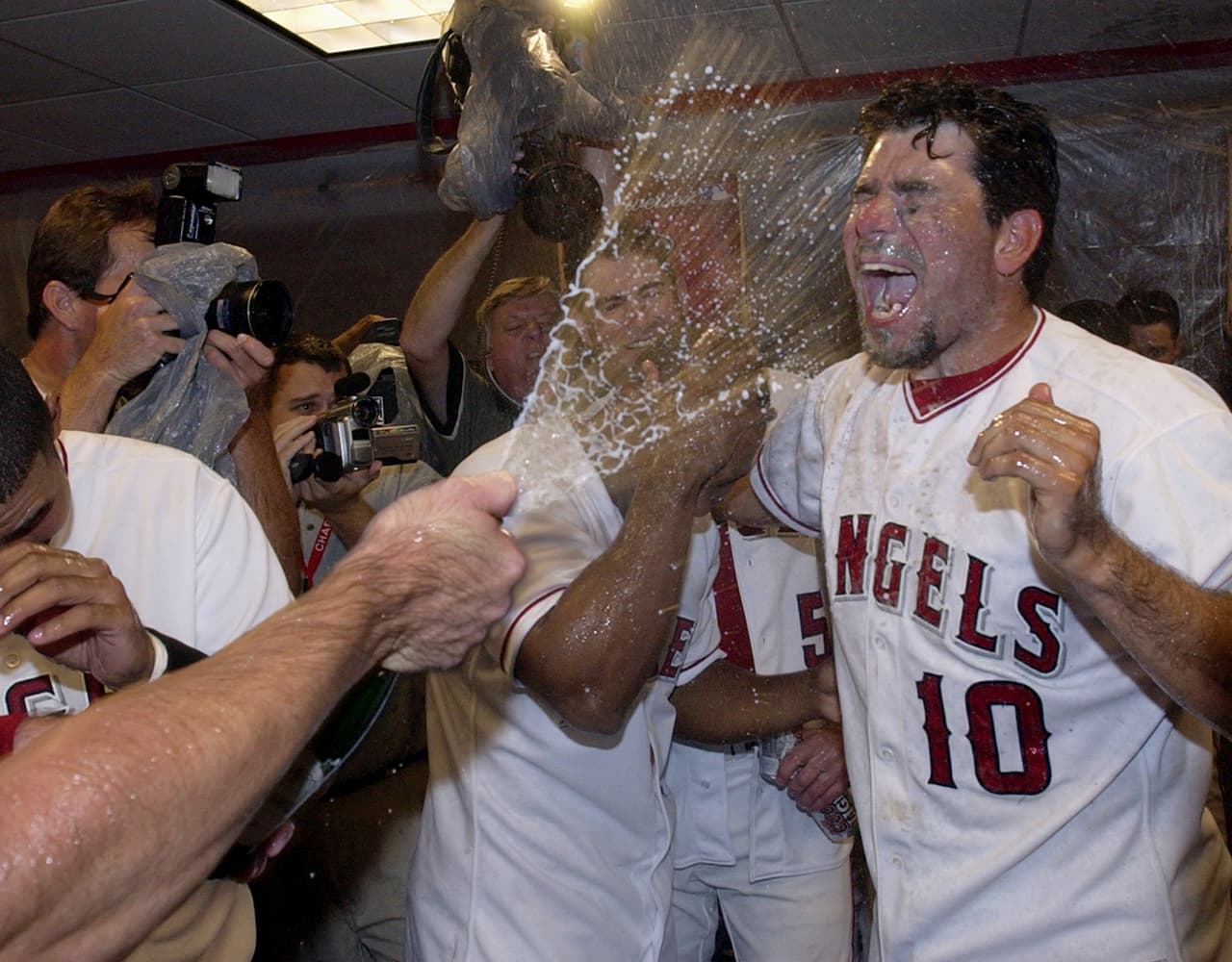 Gil fue bateador emergente para su equipo y se llevaron el título tras vencer a los New York Giants.