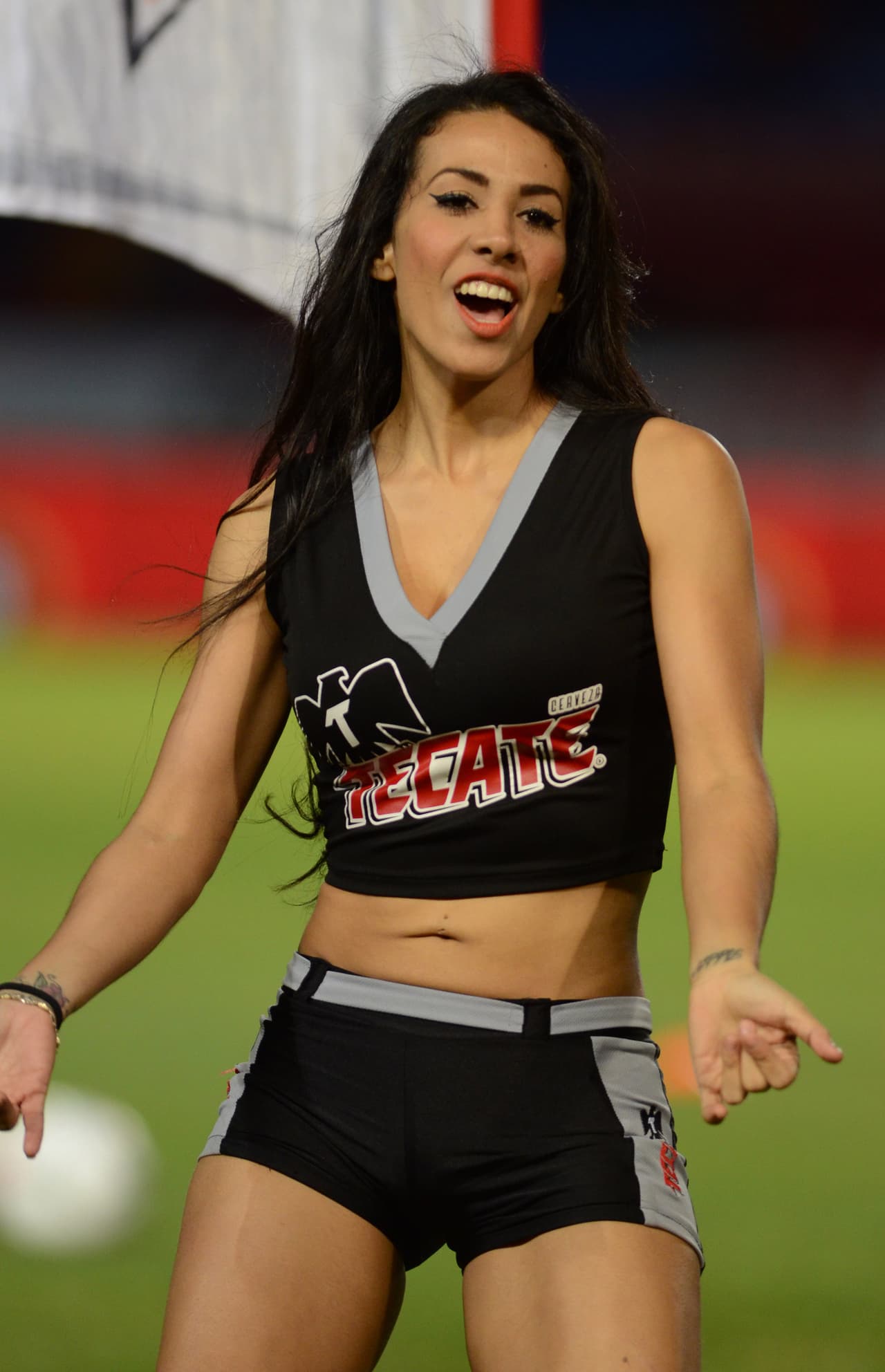 La belleza de las porristas en la fecha 4