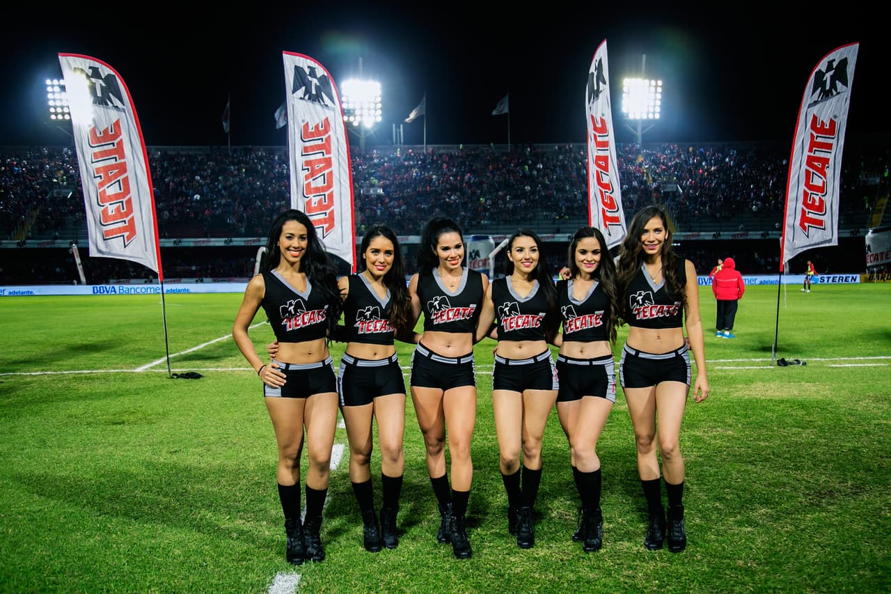 La belleza de las porristas en la fecha 4