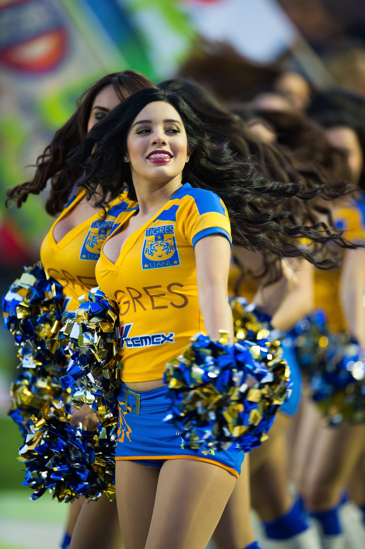 La belleza de las porristas en la fecha 4