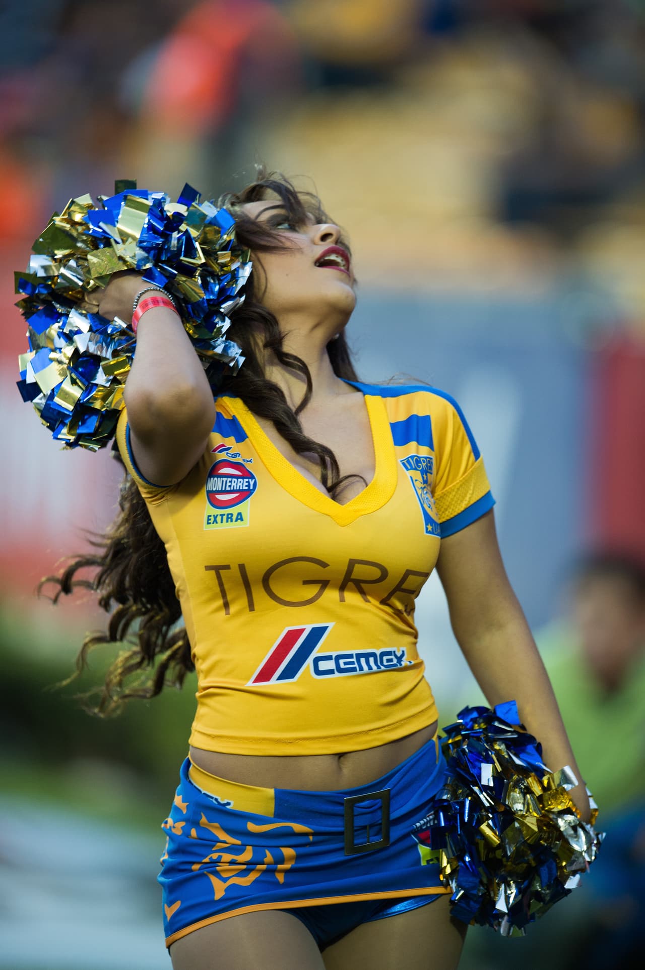 La belleza de las porristas en la fecha 4