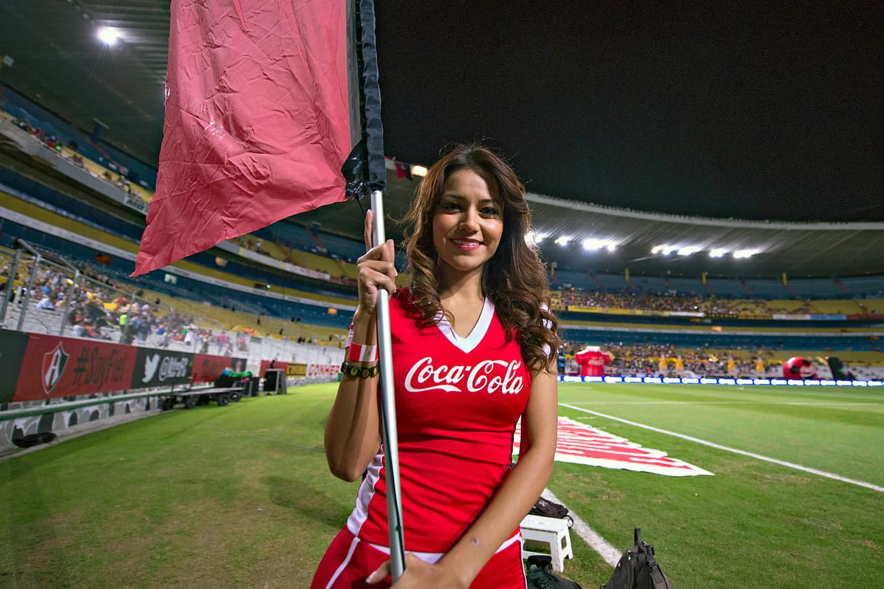 La belleza de las porristas en la fecha 4