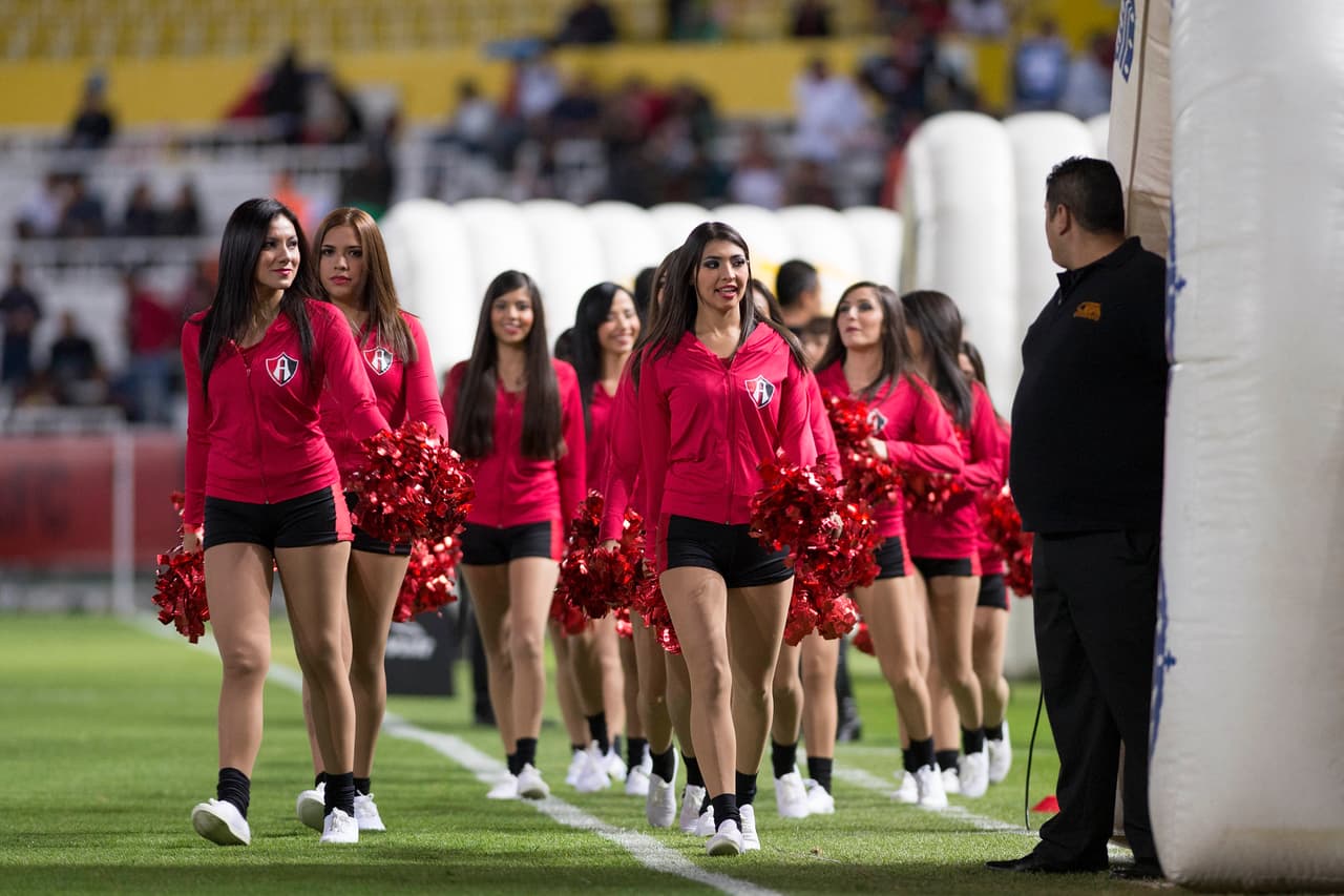 La belleza de las porristas en la fecha 4