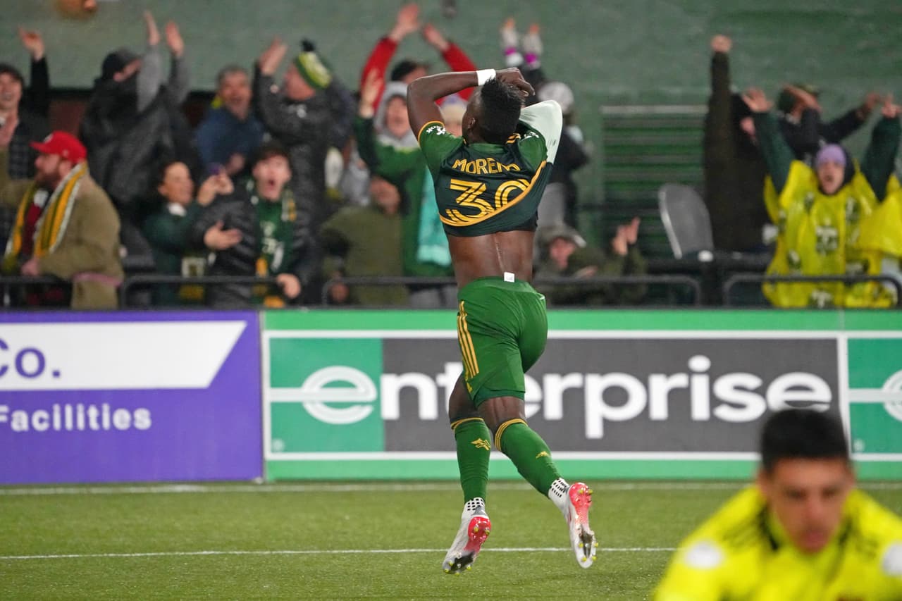Mientras que un derechazo de Santiago Moreno puso el 2-0 definitivo para 'los Leñadores' frente a Real Salt Lake.
<br>