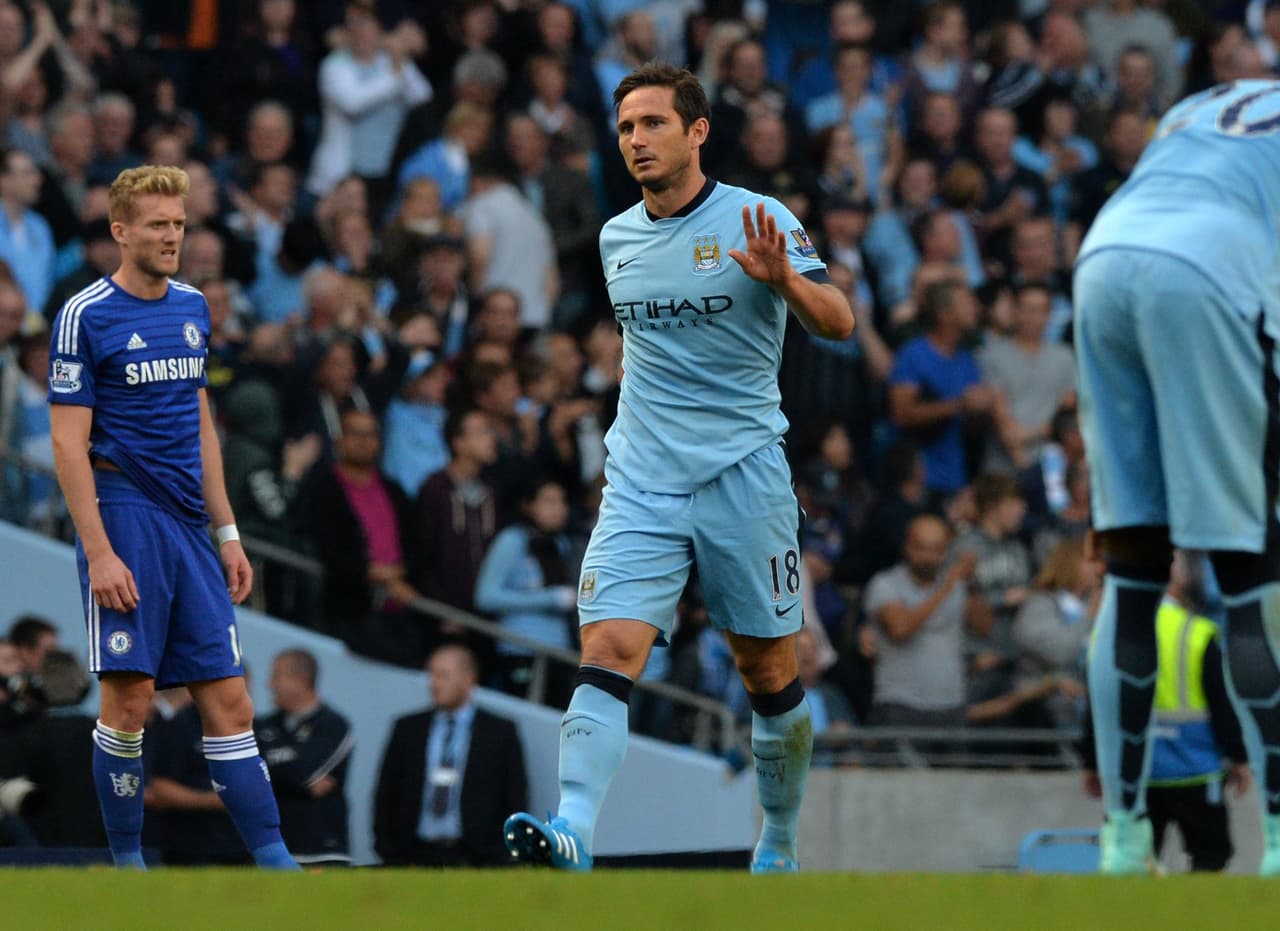 Antes de su partida a la MLS, Frank Lampard estuvo con Manchester City y en un partido de Premier League le marcó a Chelsea, anotación que aunque no celebró resultó paradójica para una figura que representa tanto en los 'Blues'.