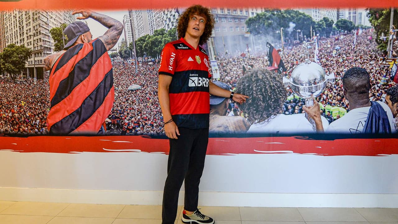 ¿Dónde está David Luiz, quien provocó lesión a Raúl Jiménez?