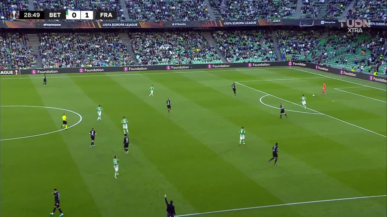 ¡GOL!  anota para Real Betis. Nabil Fekir