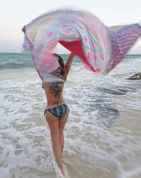 Karla es una sexy conductora mexicana que es gran fanática de América y celebró con todo el triunfo sobre Tigres.