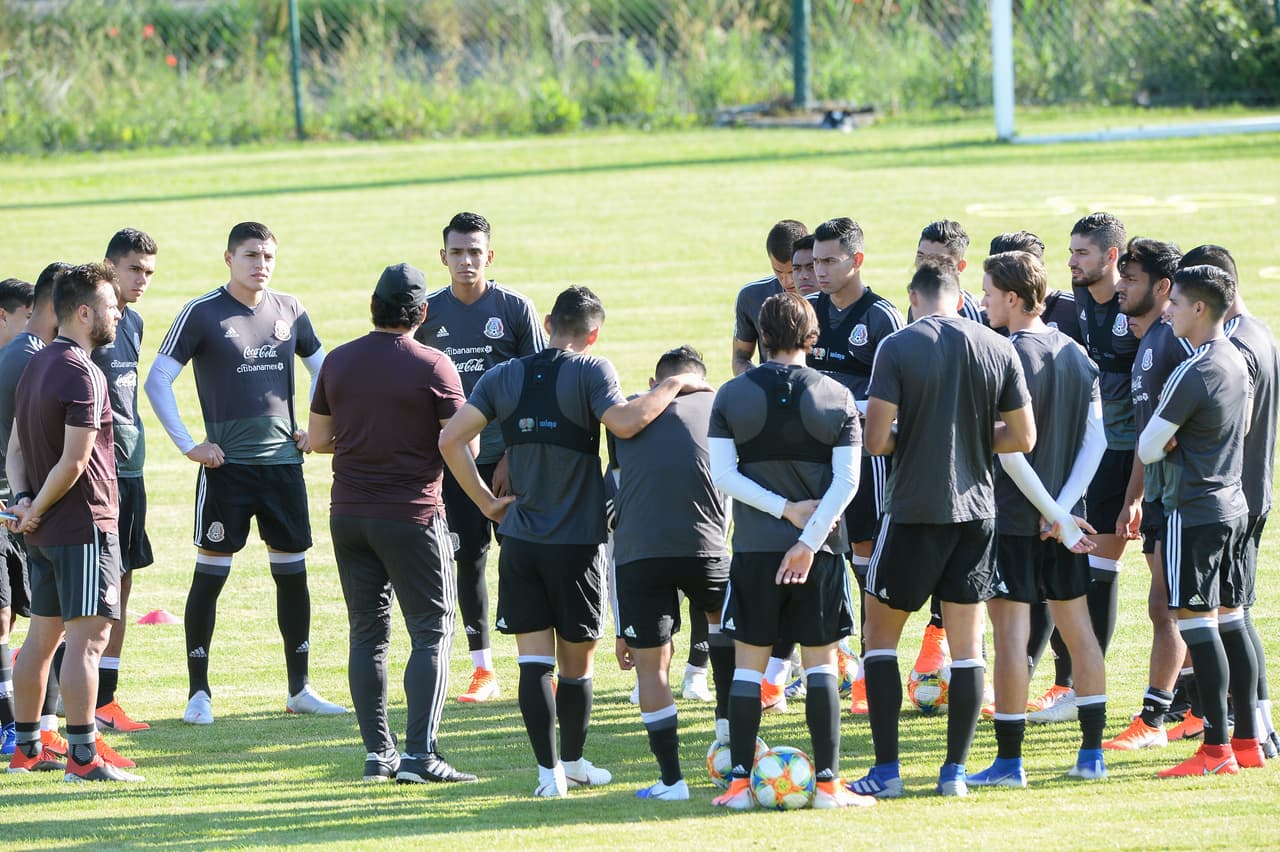 La Selección Mexicana Sub-23 tuvo un entrenamiento con buen ánimo con miras a su duelo contra Irlanda en el Torneo Esperanzas de Toulon, pues un triunfo lo acercará a la siguiente fase.
