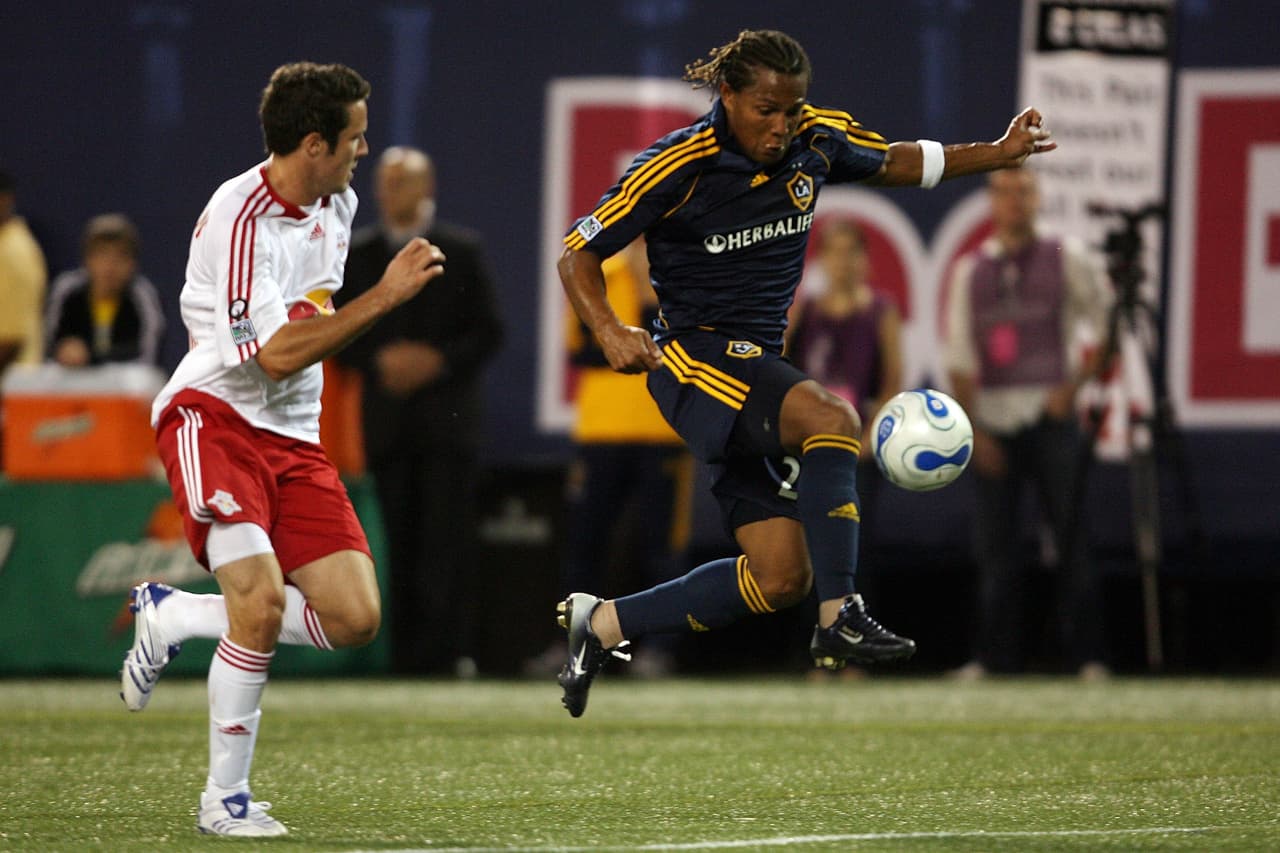 Carlos Pavon. El hondureño fue el goleador en la Copa Oro de 2007 y, en junio de ese año firmó con LA Galaxy. Su paso por California no fue lo que un cañonero de su envergadura hubiera esperado, con dos goles en 18 partidos.