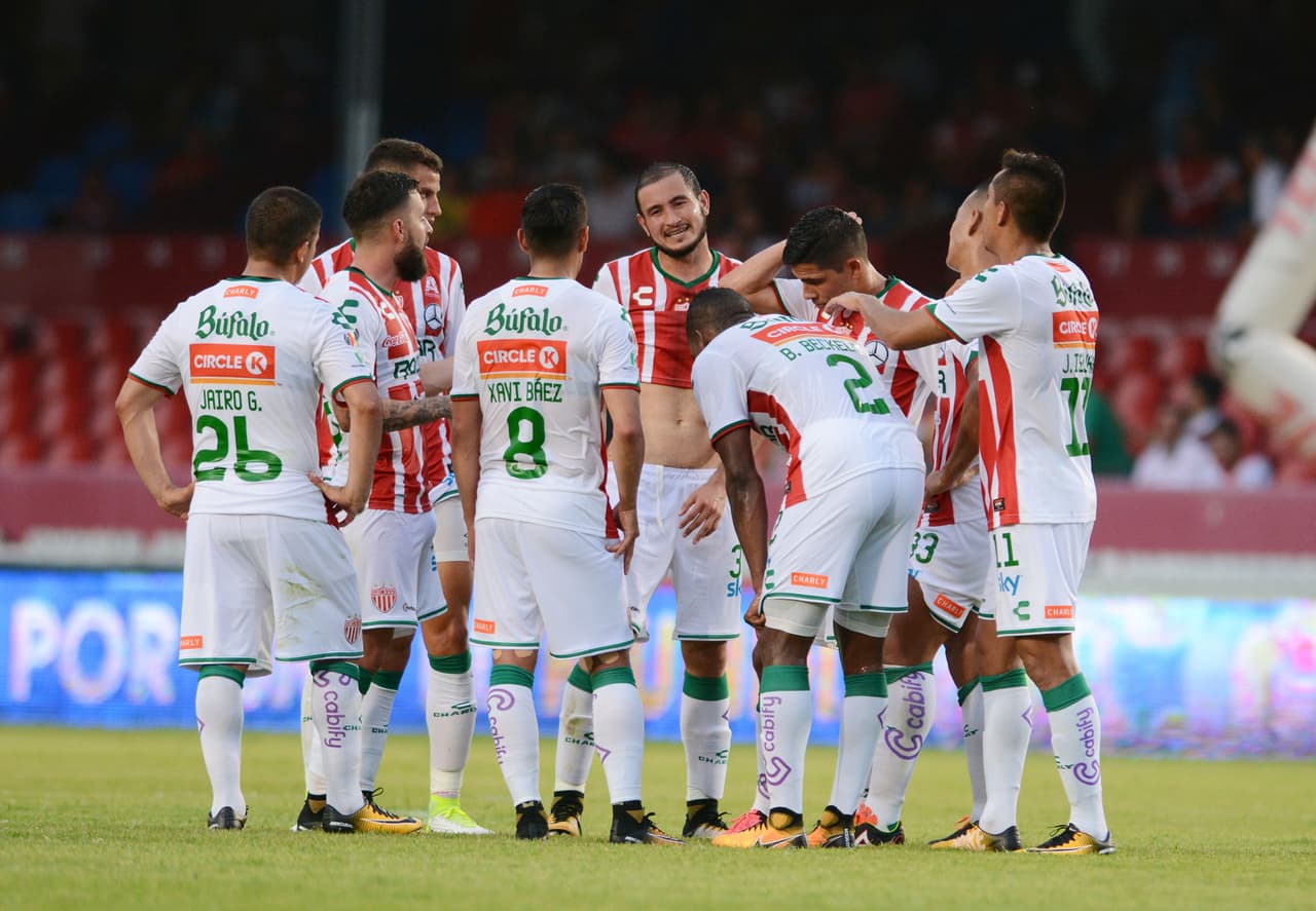 Se enfrentaron los Tiburones con Necaxa, terminando en triunfo para los 
<i>Rayos </i>por 2-0.