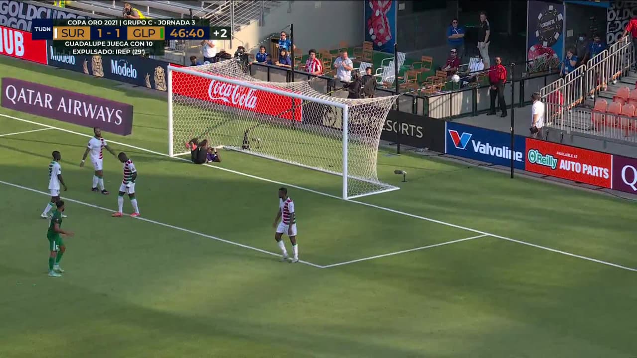 ¡TIRO ATAJADO! disparo por Ryan Koolwijk.