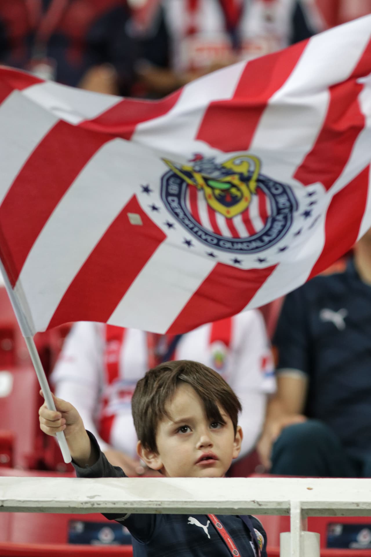 Los fanáticos de Chivas y Rayados están listos para el encuentro entre los dos equipos en el Estadio Akron de Guadalajara por la Jornada 9 del
<a href="https://www.univision.com/deportes/futbol/liga-mx/*">Clausura 2019</a>.