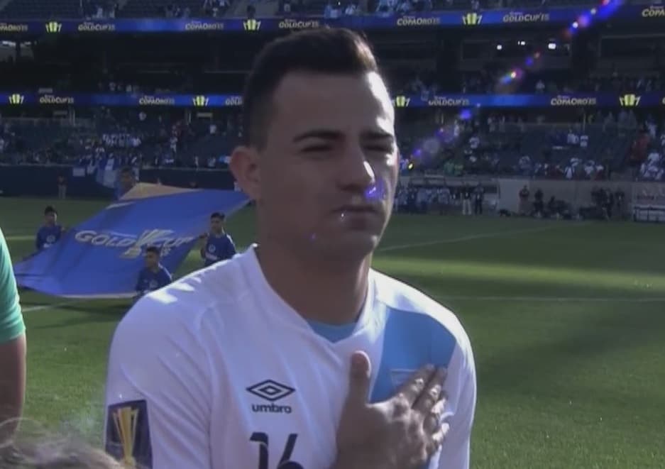 Marco Pappa es la esperanza del equipo pero poco puede hacer individualmente para sacar adelante a una escuadra que le falta trabajo colectivo. Calificación 8